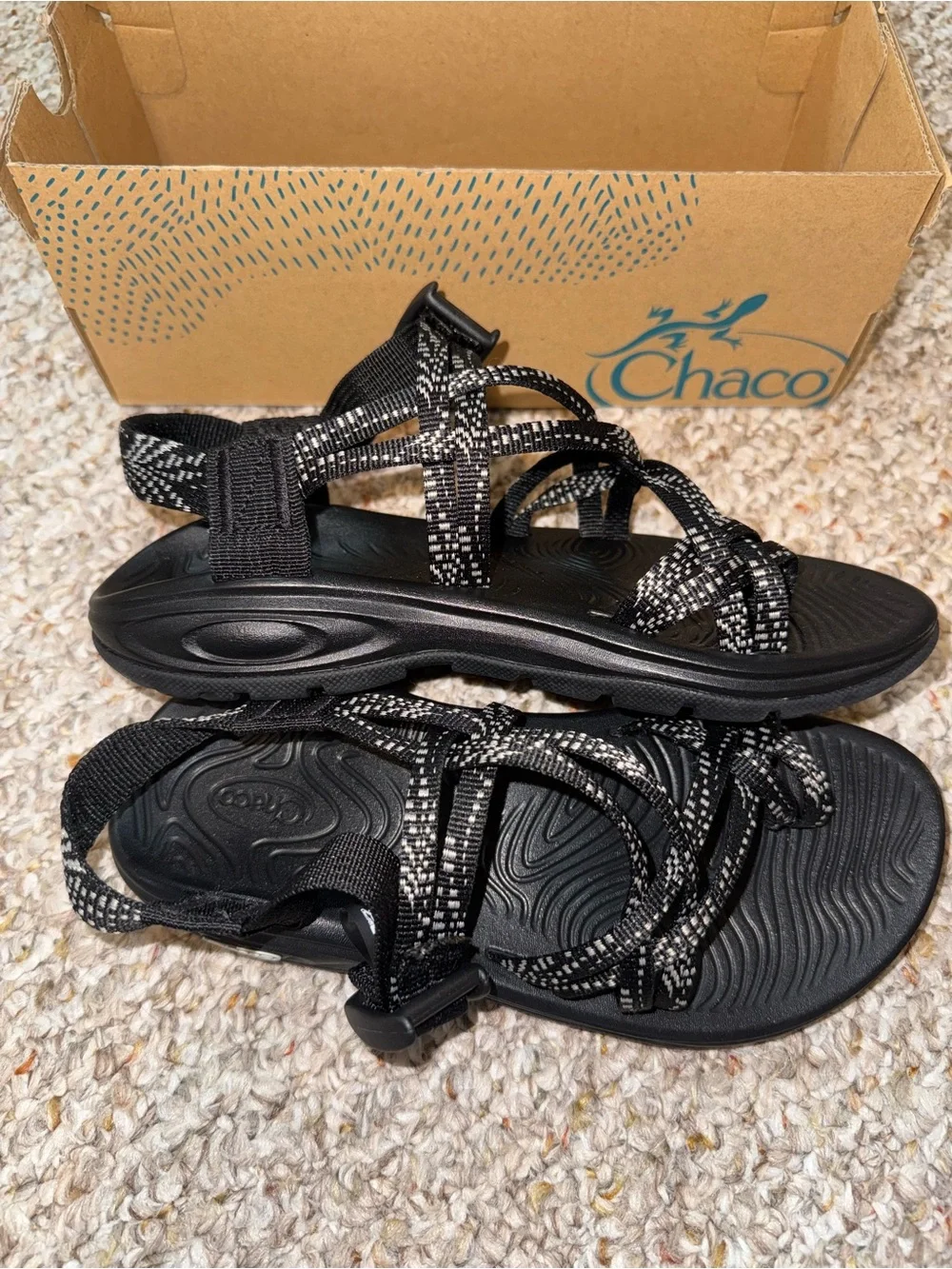 NWT Chacos Womens Size 6 Chacos